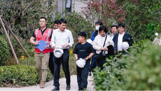 全过程实探！市中心高端盘工地开放日业主好评如潮！(图1)
