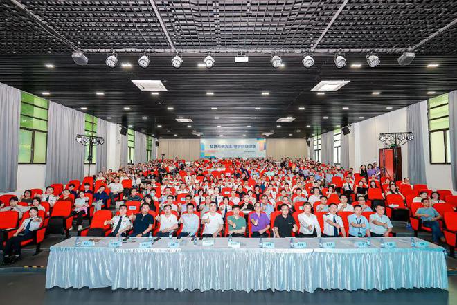 共筑职业健康防线守护每位劳动者笑容深圳市2024年《职业病防治法》宣传周正式启动(图2)