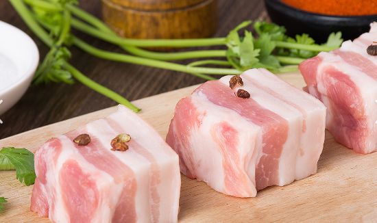 五花肉风靡韩国：为何成为国民美食？年人均消费量惊人(图1)