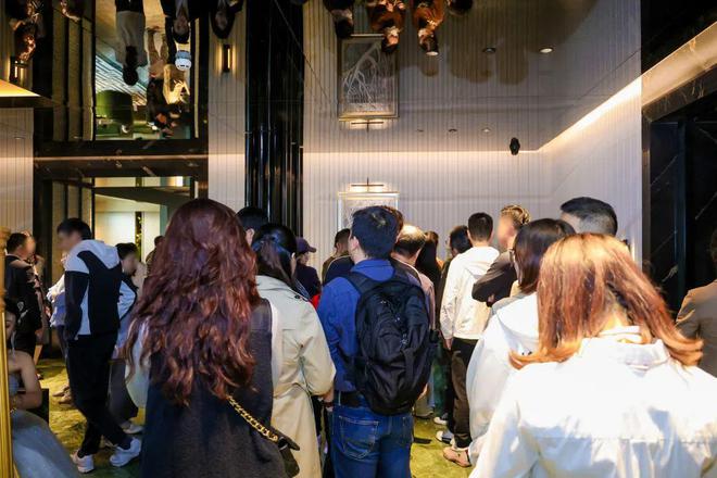凯发国际首页『』徐汇滨江中海领邸玖序售楼处发布：2024年夏季爆款楼盘！(图2)