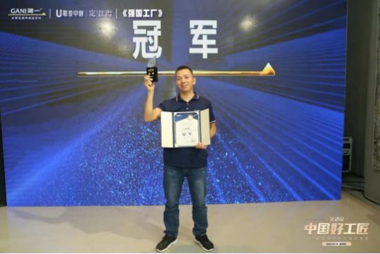匠心筑造美好生活看瓦工师傅眼中的简一大理石瓷凯发国际砖(图2)