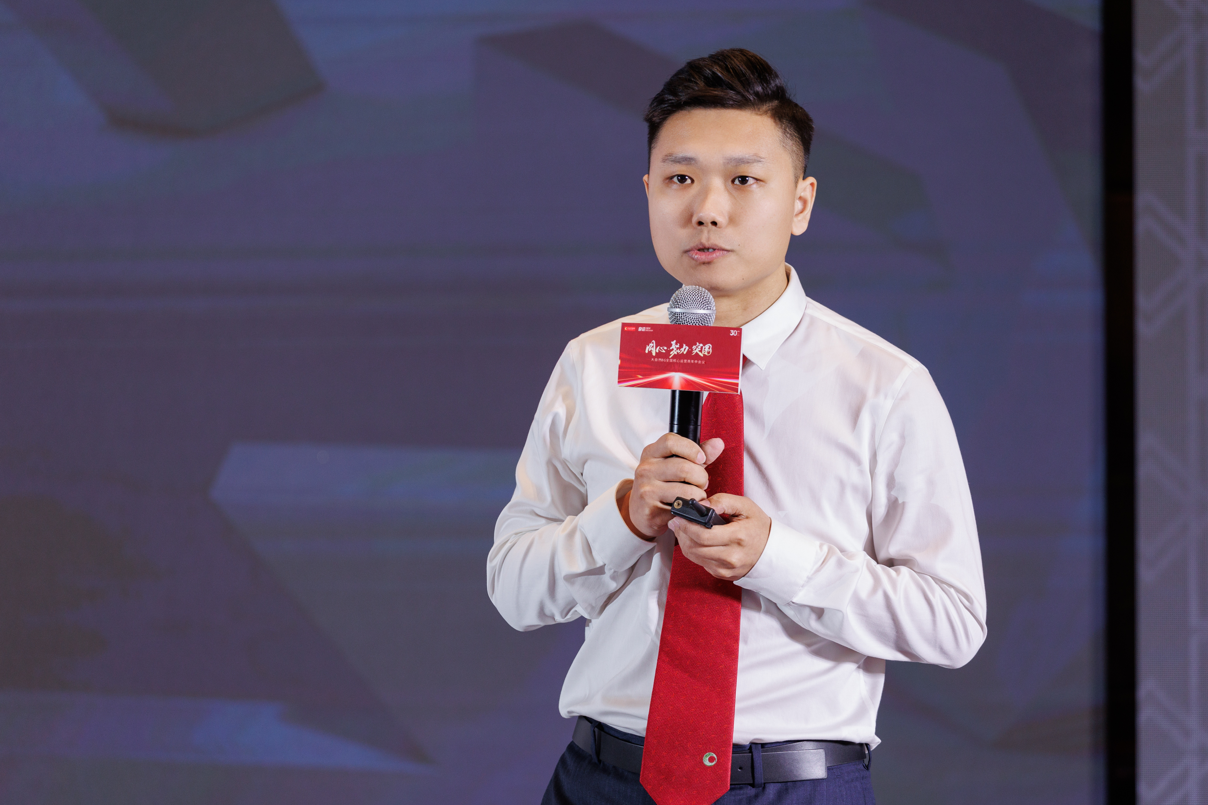 WELLMANN高端定制地板彭中：以色彩打造差异化跨界融合定义地面美学未来(图1)