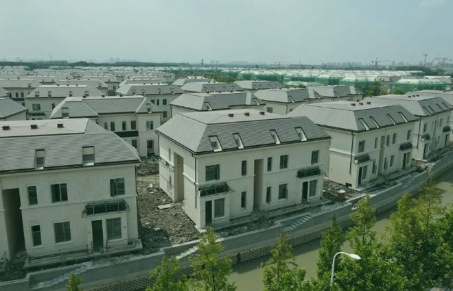 凯发国际首页兰香湖贰号_兰香湖贰号售楼处电线楼盘户型地址(图2)