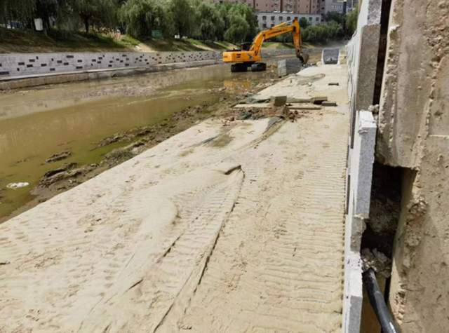 一场大雨郑州又淹了河道贴瓷砖旧事重提整治内凯发国际首页涝问题引争议(图2)
