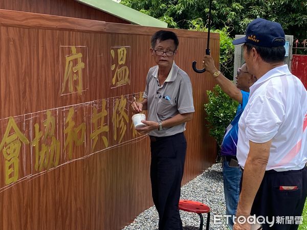 泥塑、大理石雕刻、社區彩繪樣樣通青草藥家李太豐凯发国际首页十項全能(图5)