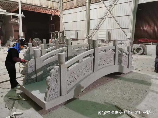 凯发国际现代园林设计中的石雕拱桥创新应用（多图欣赏）(图3)