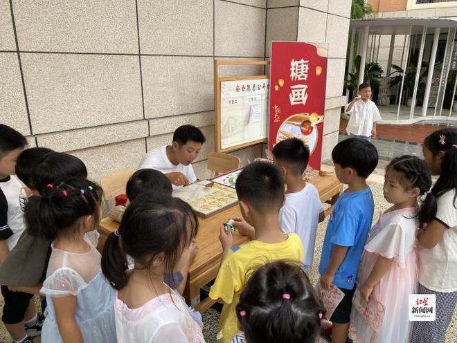 “校社共建·怡然盛兴”成都高新区盛兴社区举行中秋民俗进校园活动凯发国际首页(图1)
