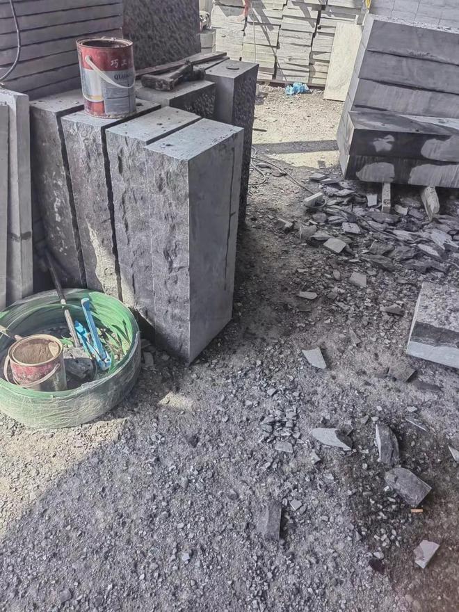 凯发国际首页【石头地理】教你捡石头捡你真的会吗？平时路边铺的有哪些吗？(图15)