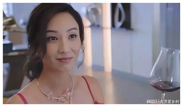 知名港星郑希怡搬离上海并宣布重回香港生活努力教女儿认繁体字(图5)