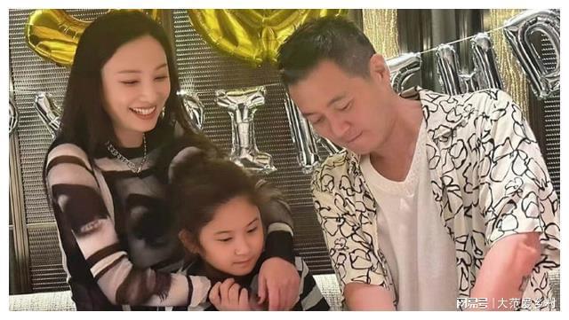 知名港星郑希怡搬离上海并宣布重回香港生活努力教女儿认繁体字(图4)