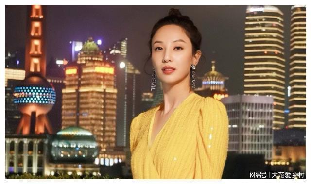 知名港星郑希怡搬离上海并宣布重回香港生活努力教女儿认繁体字(图9)