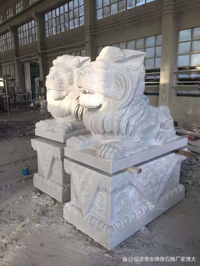 石雕港币狮：从选材到成品的匠心之旅（多图欣赏）(图1)