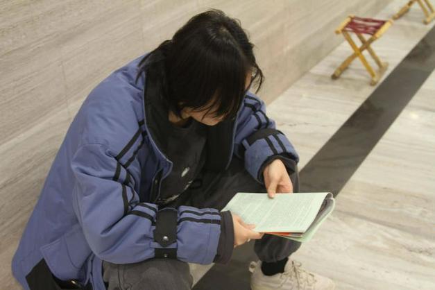 考研女生的“战马”走红成减压新宠网友：停马场都有了(图1)