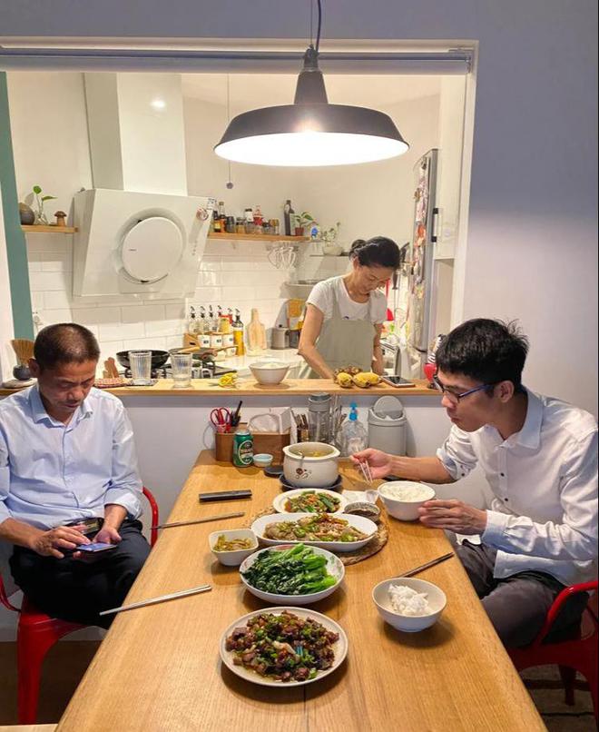 凯发国际餐桌要“退休”了！浙江现在流行“万向桌”高级实用又不占地(图5)