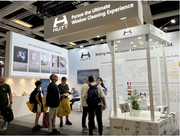 赫特C7IFA24首秀创新双驱悬浮加压擦全新定义擦窗机器人(图2)