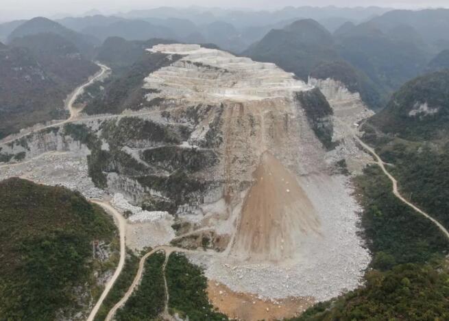 贵州安顺黔西南黔东南等地部分矿山开采破坏生态(图1)