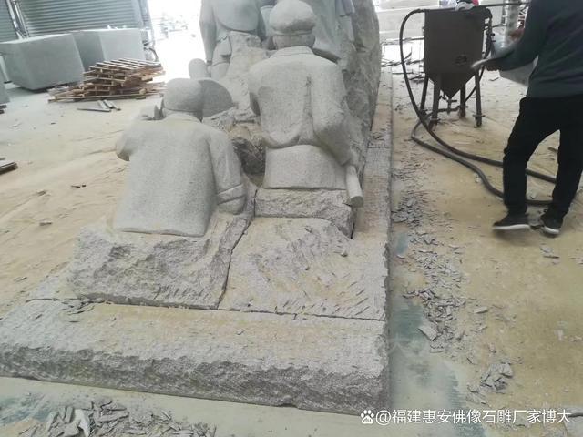 红色石雕的多样性：从具象到抽象的表达（多图欣赏）(图3)