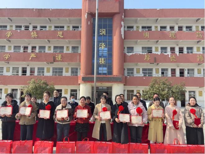 固始县徐集镇：法治阳光照亮童心(图1)