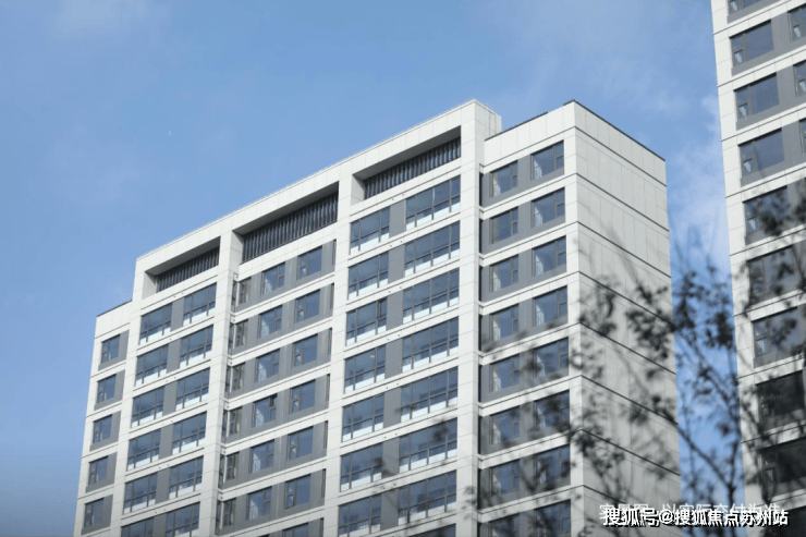 虹桥璀璨领峯(售楼处)首页网站-虹桥璀璨领峯销售中心(营销中心)-楼盘欢迎您-小区环境-户型-价格-地址-楼盘详情-周边配套-售楼处电话-交房时间(图1)