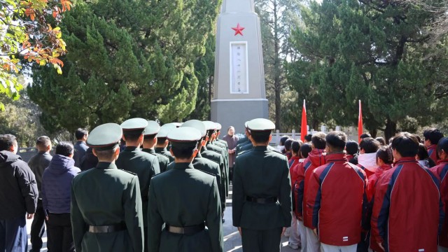 清明来临之际江苏各烈士纪念地迎来祭扫和纪念人群K8国际入口(图3)