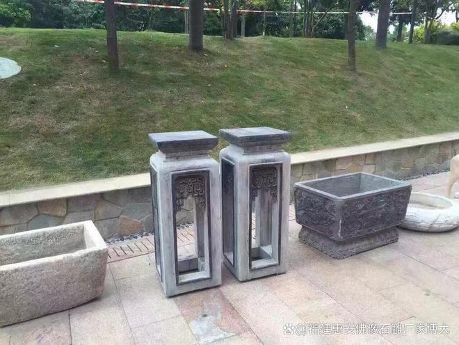 石雕桌椅的收藏价值与市场前景：珍稀艺术品潜力无限(图1)