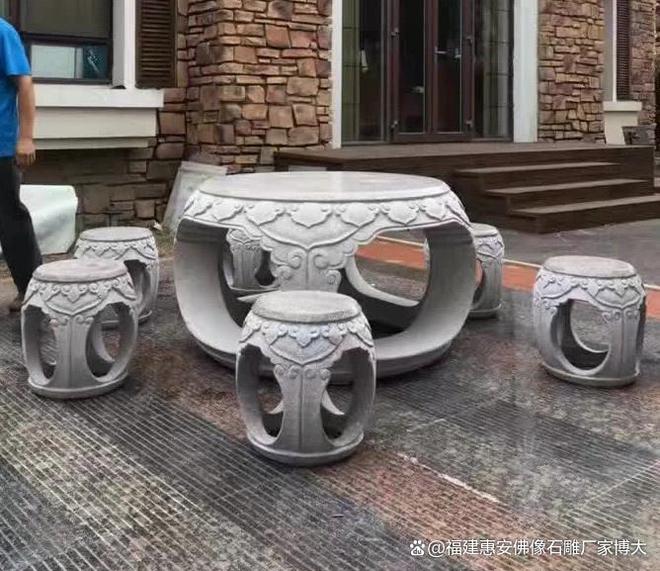 石雕桌椅的收藏价值与市场前景：珍稀艺术品潜力无限(图5)
