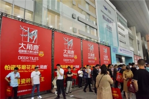 超耐磨王炸引爆陶瓷界！大角鹿再夺佛山K8国际入口陶瓷展“人气王”(图2)