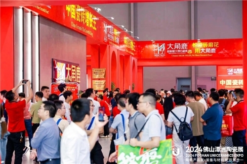 超耐磨王炸引爆陶瓷界！大角鹿再夺佛山K8国际入口陶瓷展“人气王”(图7)